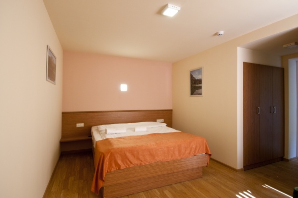  Lowcost Room